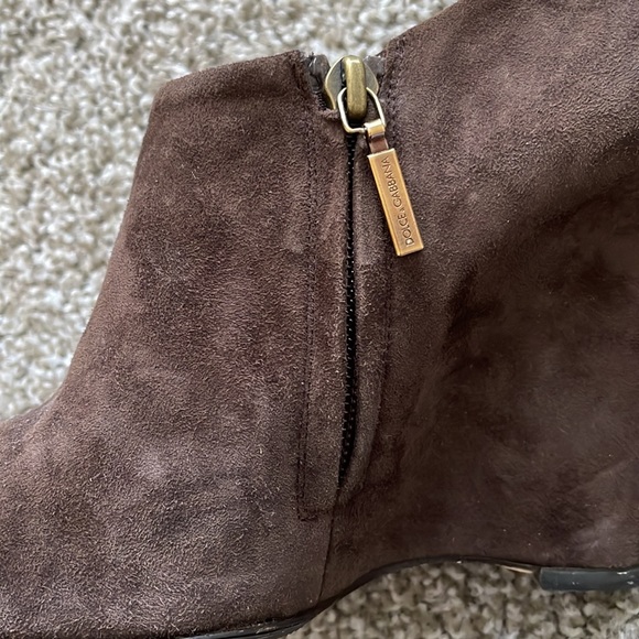 Authentic Dolce & Gabbana Brown Suede Booties EU40 - Picture 4 of 8